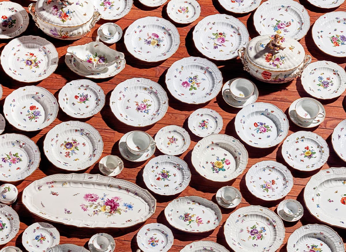 Buy, sell & consign ceramics and glass at auction in Edinburgh, London and online