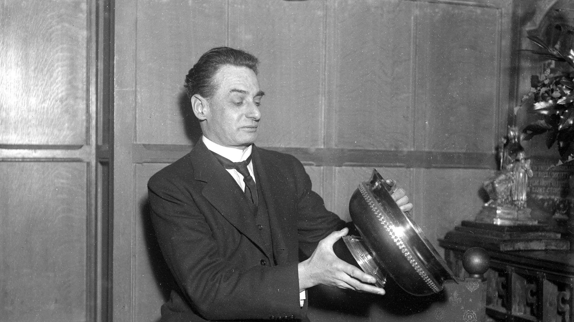 Omar Ramsden | Valuations, Buy, Sell at Auction